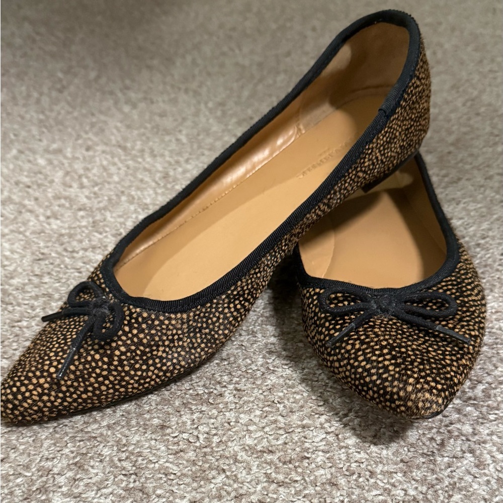Banana Republic Black and Tan Flats with Metallic Embellishments